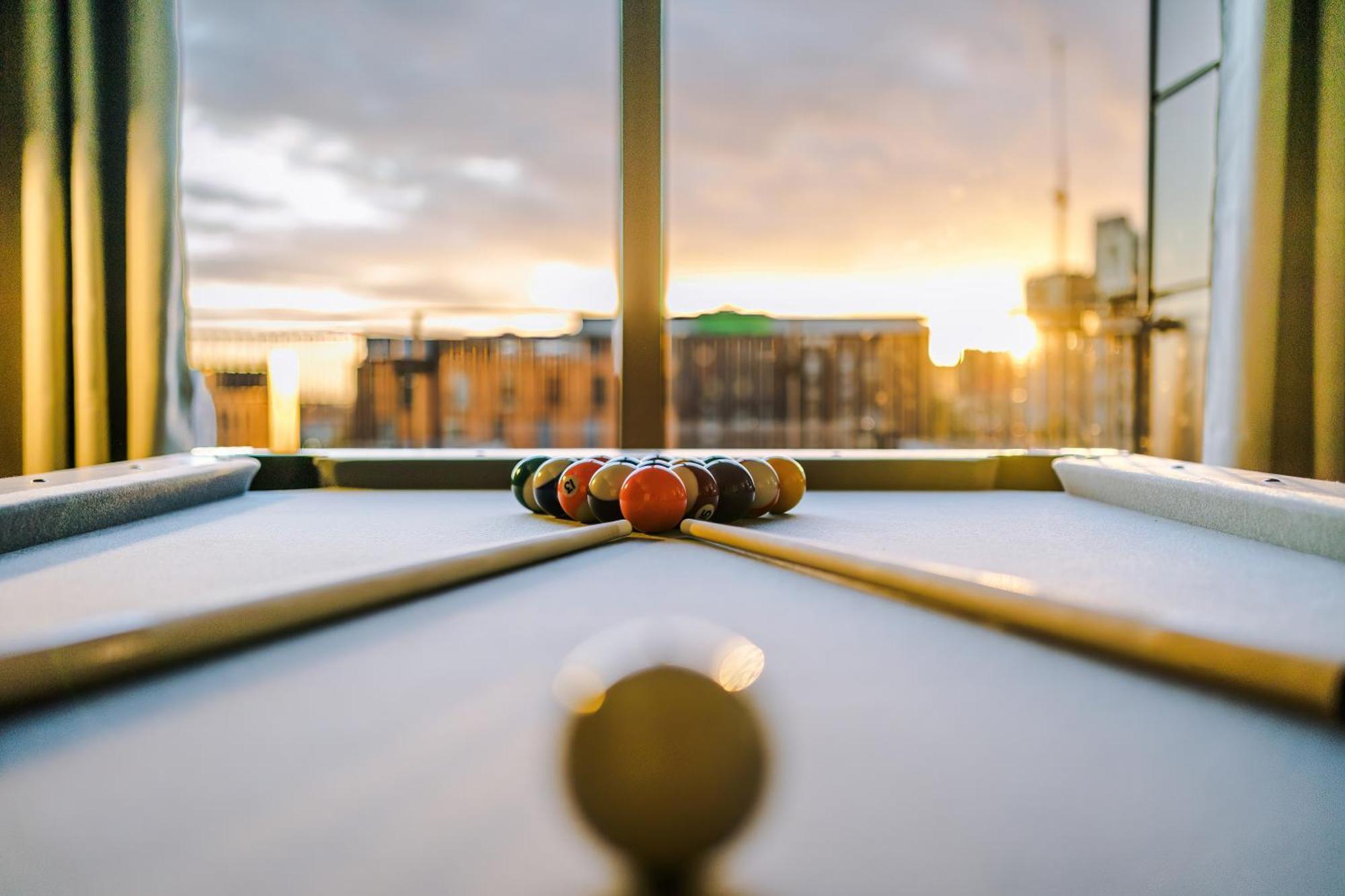 Sleeps 8, Duplex Apartment, Pool Table, Balcony X2, Long Term Disc, Perfect For Groups